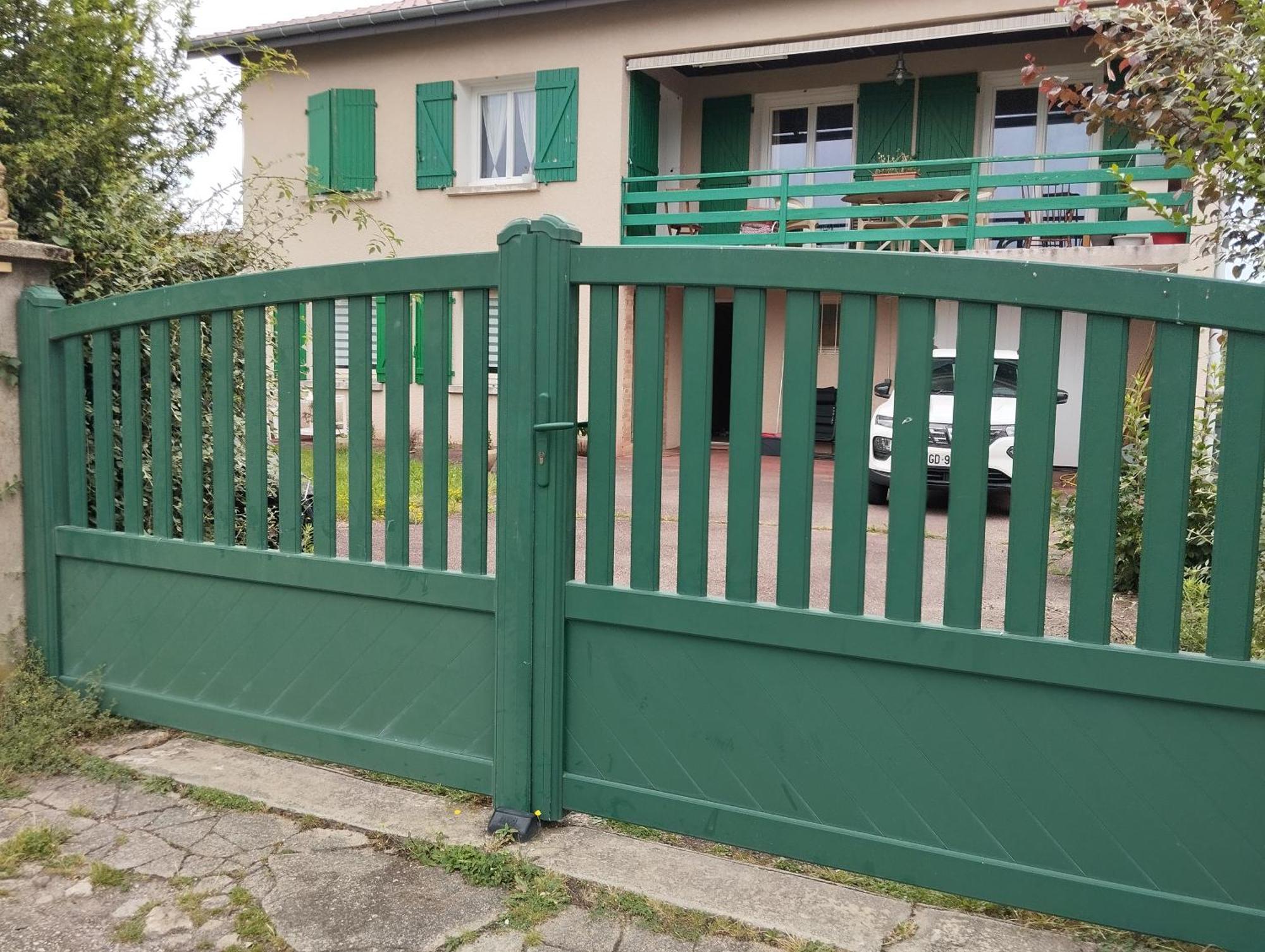 L'Escale Thermale Montrond-les-Bains Extérieur photo